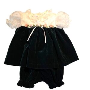 Vintage Adorable Green and White Baby Girl Christmas Dress w Floral Accents 6m